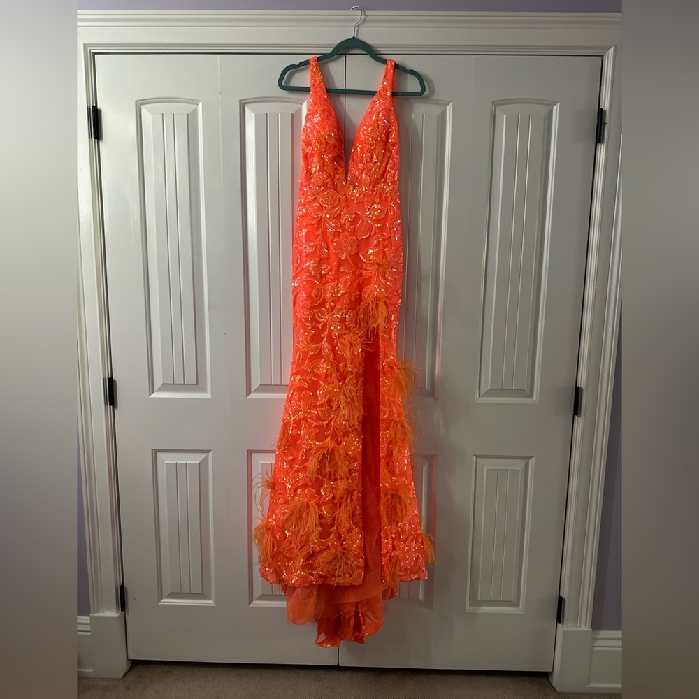 JOVANI FEATHERED SEQUINS PROM DRESS SIZE 00